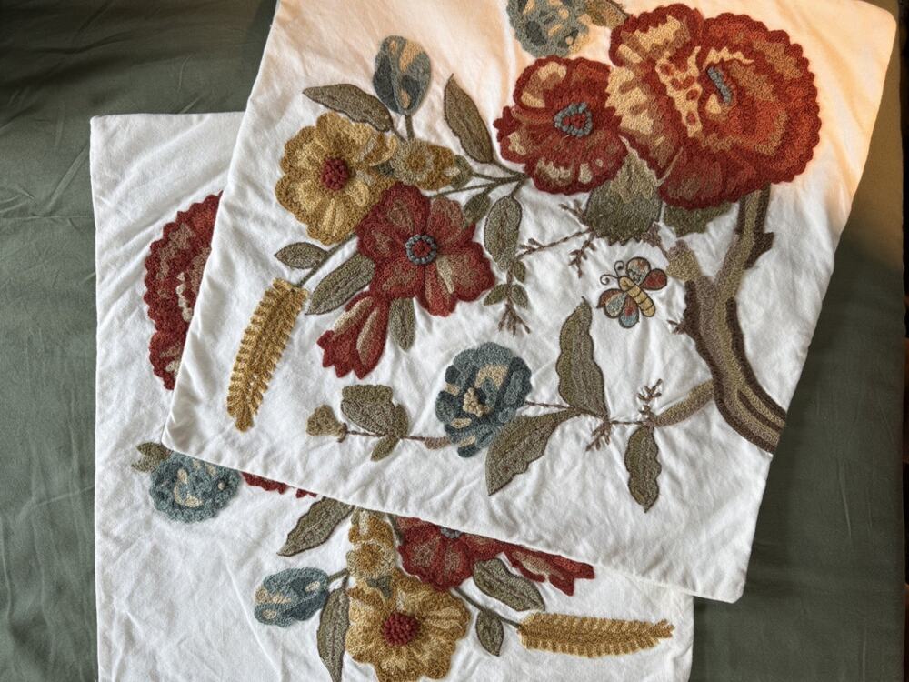 VTG 2 Pottery Barn Pillow Shams Embroidered Floral Cotton 18X18 throw cases